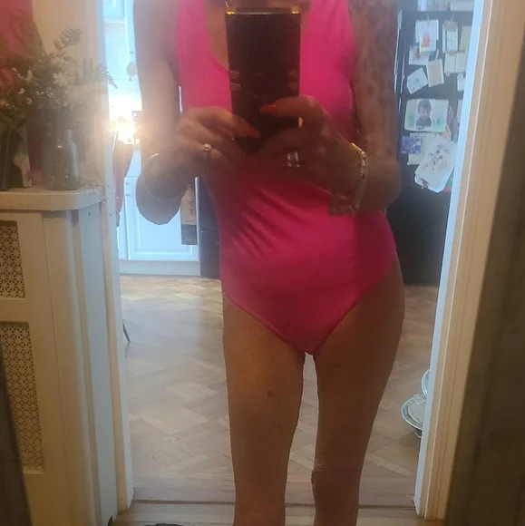 NEW NICOLE MILLER RACERBACK ONE PUECE BATHING SUIT HOT PINK SZ SMALL Hp🔥🔥🔥 - Picture 2 of 11